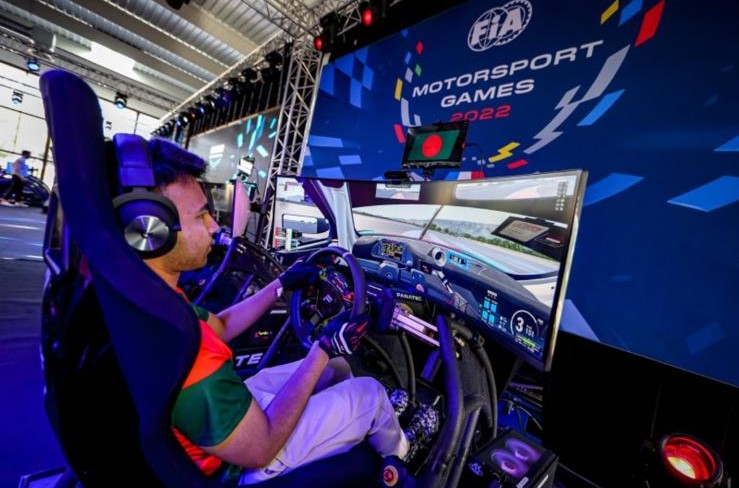 Pitwall engineers